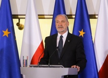 Macierewicz: Będą zmiany w planie modernizacji armii