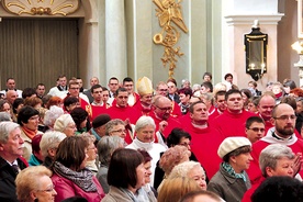 	– Dziękując za pomoc, za dyspozycyjność, jednocześnie proszę o jeszcze więcej wsparcia modlitewnego – mówił pasterz diecezji.