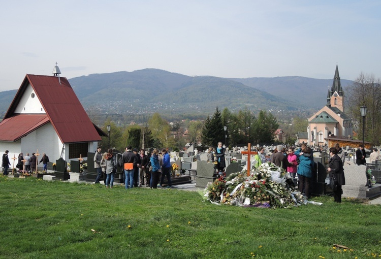 Modlitwa za zmarłego wolontariusza ŚDM w Wilkowicach