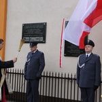 Odłsonięcie pamiątkowej tablicy na murze ZK w Łowiczu