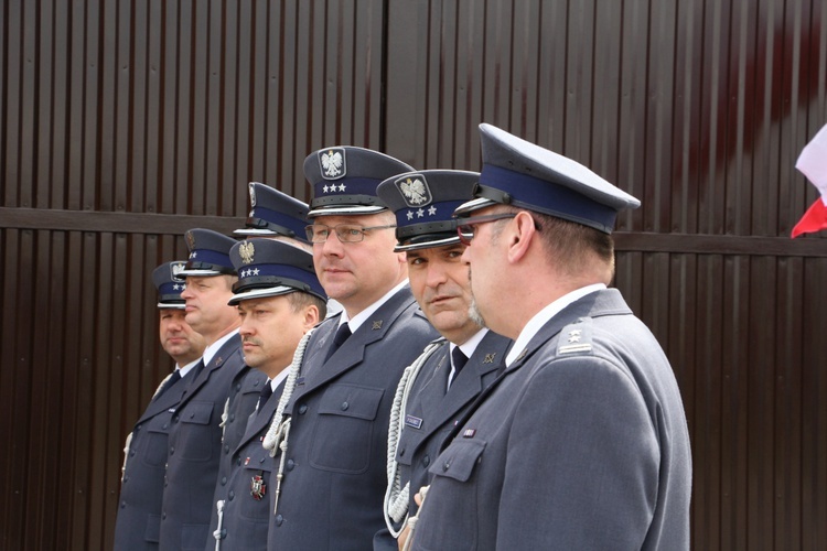 Odłsonięcie pamiątkowej tablicy na murze ZK w Łowiczu