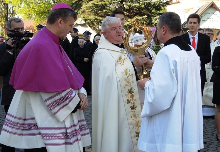 Znaki Bożego Miłosierdzia w Hałcnowie