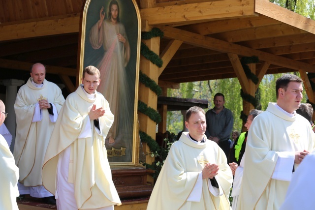 Msza św. dla pielgrzymów łagiewnickich - Hałcnów 2016