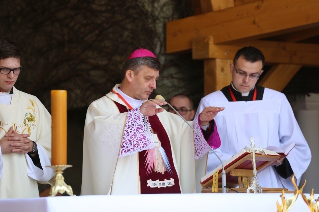 Msza św. dla pielgrzymów łagiewnickich - Hałcnów 2016