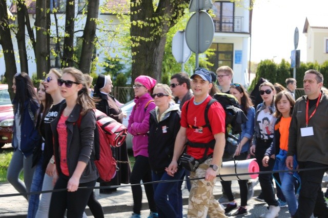 IV pielgrzymka do Łagiewnik wyrusza z Hałcnowa - cz. I