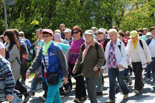 IV pielgrzymka do Łagiewnik wyrusza z Hałcnowa - cz. I