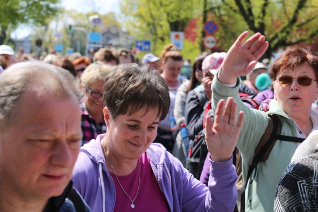 IV pielgrzymka do Łagiewnik wyrusza z Hałcnowa - cz. I