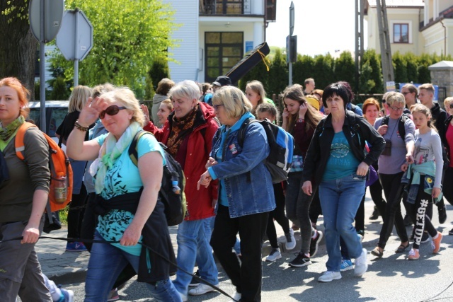 IV pielgrzymka do Łagiewnik wyrusza z Hałcnowa - cz. I