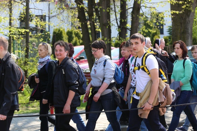 IV pielgrzymka do Łagiewnik wyrusza z Hałcnowa - cz. I