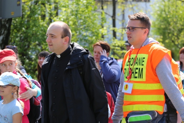 IV pielgrzymka do Łagiewnik wyrusza z Hałcnowa - cz. I