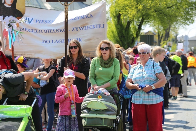 IV pielgrzymka do Łagiewnik wyrusza z Hałcnowa - cz. I