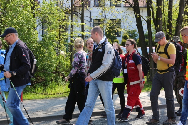 IV pielgrzymka do Łagiewnik wyrusza z Hałcnowa - cz. II