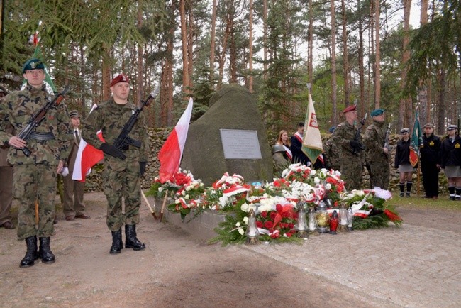 Wartę zaciągnęła Kompania Honorowa 25. Batalionu Kawalerii Powietrznej z Tomaszowa Mazowieckiego