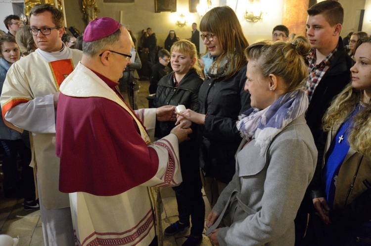 Wielkanocne czuwanie młodzieży w Jemielnicy