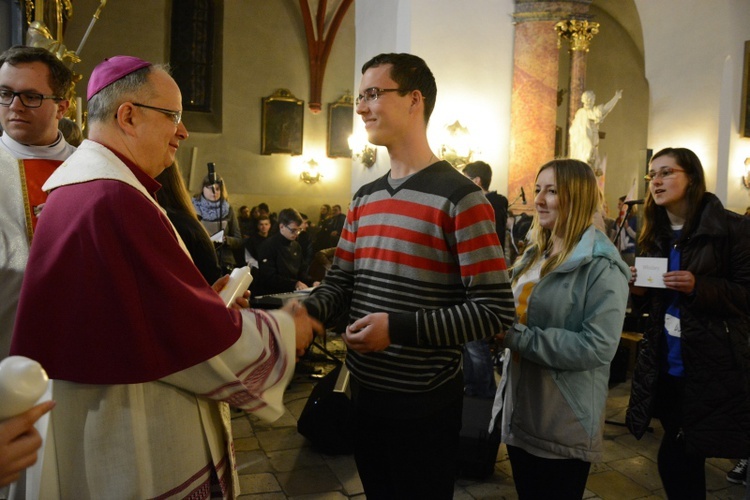 Wielkanocne czuwanie młodzieży w Jemielnicy