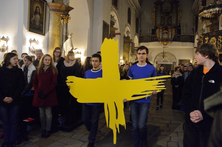 Wielkanocne czuwanie młodzieży w Jemielnicy