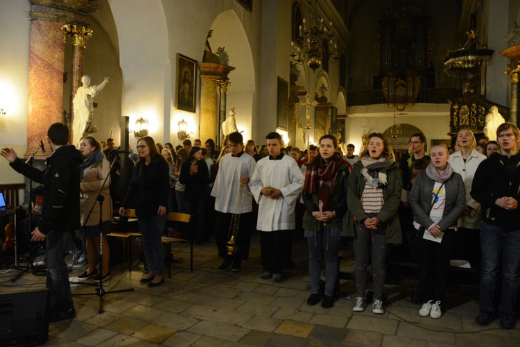 Wielkanocne czuwanie młodzieży w Jemielnicy