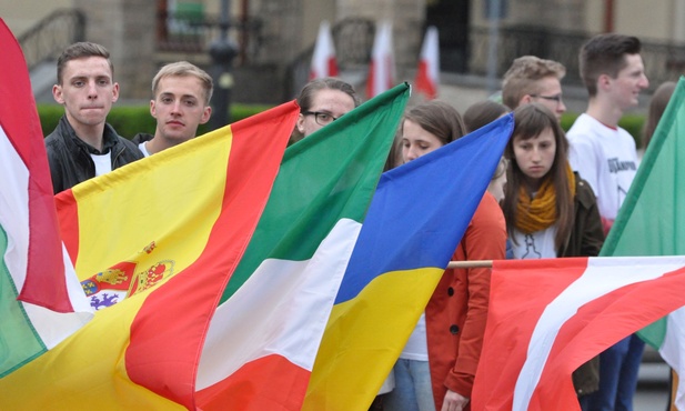 Bp Jeż chce pomóc tym, którzy pojadą na cały tydzień do Krakowa