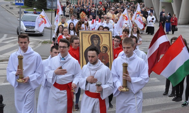 Nawiedzenie rozpoczęlo się na limanowskim rynku