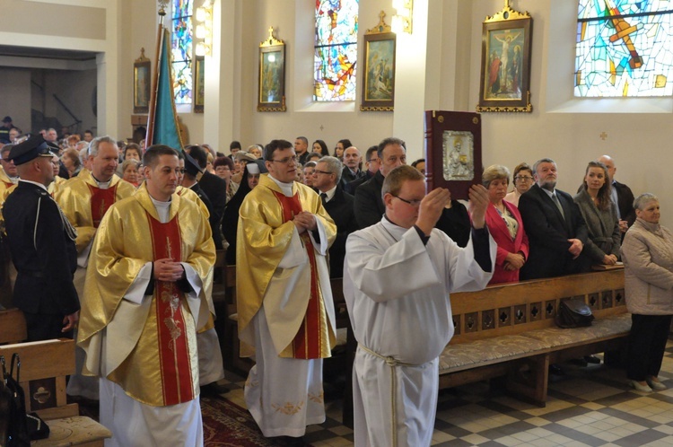 Parafia w Borzęcinie Dolnym ma 80 lat 