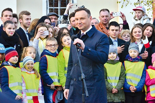 Prezydent Andrzej Duda chce odwiedzić każdy powiat. Swój plan zaczął realizować podczas kampanii wyborczej.