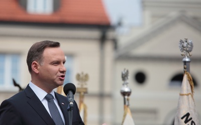 Prezydent: Biało-czerwona flaga jest nasza i wspólna