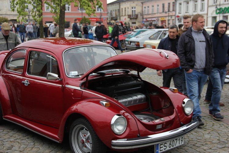 Zlot zabytkowych aut w Skierniewicach