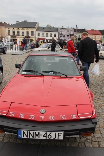 Zlot zabytkowych aut w Skierniewicach