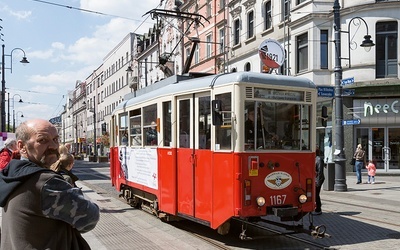 Na ulice Katowic wyjechał specjalny tramwaj upamiętniający rocznicę wybuchu III powstania śląskiego.