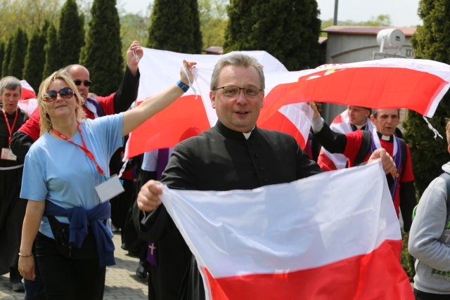 IV pielgrzymka z Hałcnowa dotarła do Łagiewnik - część pierwsza