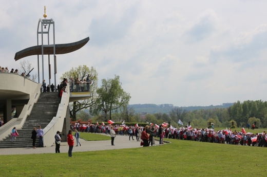 IV pielgrzymka z Hałcnowa dotarła do Łagiewnik - część pierwsza