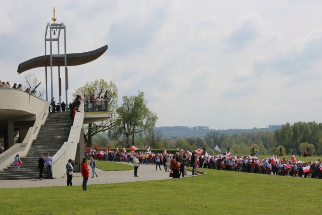 IV pielgrzymka z Hałcnowa dotarła do Łagiewnik - część pierwsza