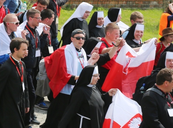 IV pielgrzymka z Hałcnowa dotarła do Łagiewnik - część pierwsza