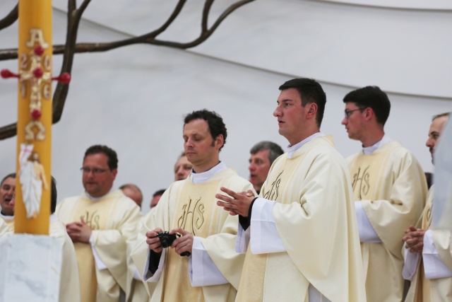 IV pielgrzymka z Hałcnowa dotarła do Łagiewnik - część druga