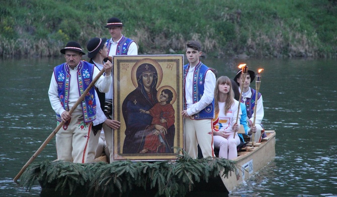 Po góralsku, z flisakami i w ziemi świętych