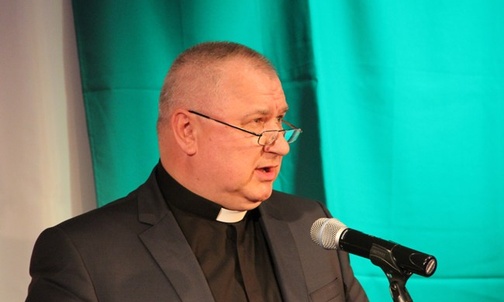 O znaczeniu i roli szat liturgicznych mówił ks. Dariusz Skrok