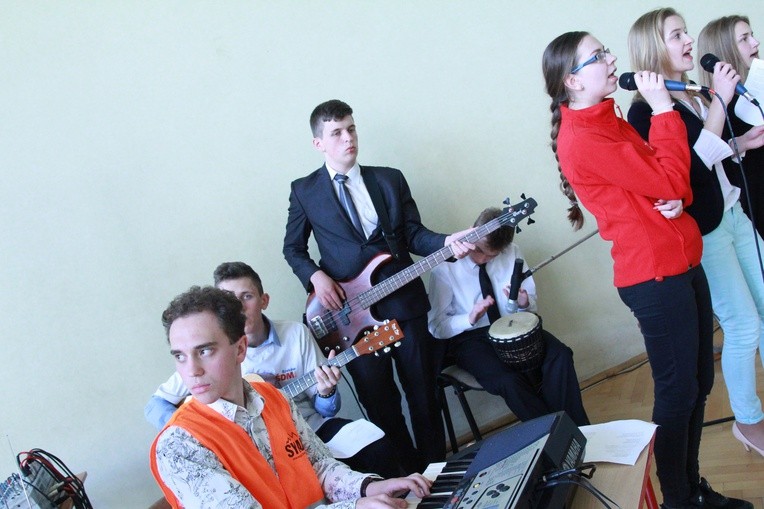 Zespół Szkół w Szymbarku