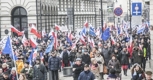 Narodowcy, KOD i kandydat na ołtarze