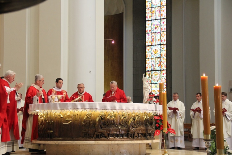 Msza w intencji śp. abp. Tadeusza Gocłowskiego