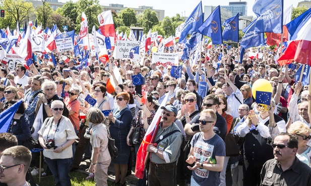 Tysiące na marszu opozycji