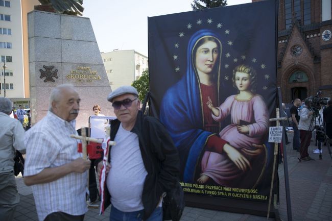 Krucjata Różańcowa z narodowcami