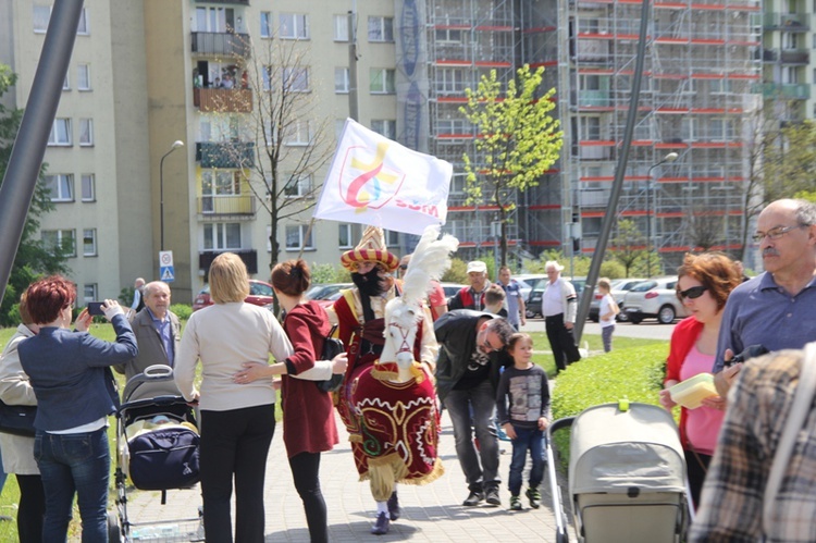 Pielgrzymka na rolkach i hulajnogach do Tychów - cz. II