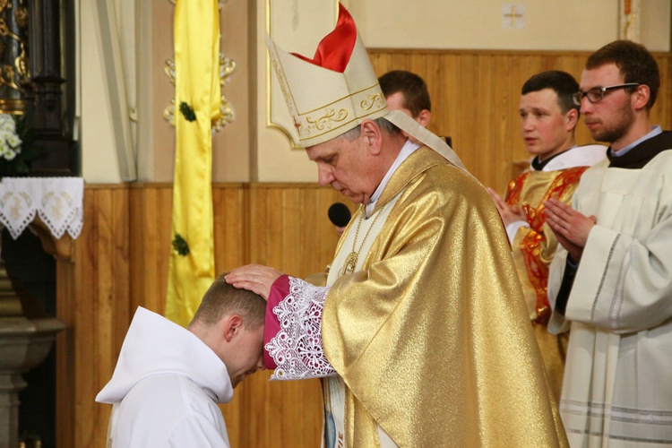 Podwójne święcenia w Wielowsi