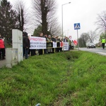 Protest mieszkańców Czerniejowa przeciwko powstającej spopielarni zwłok