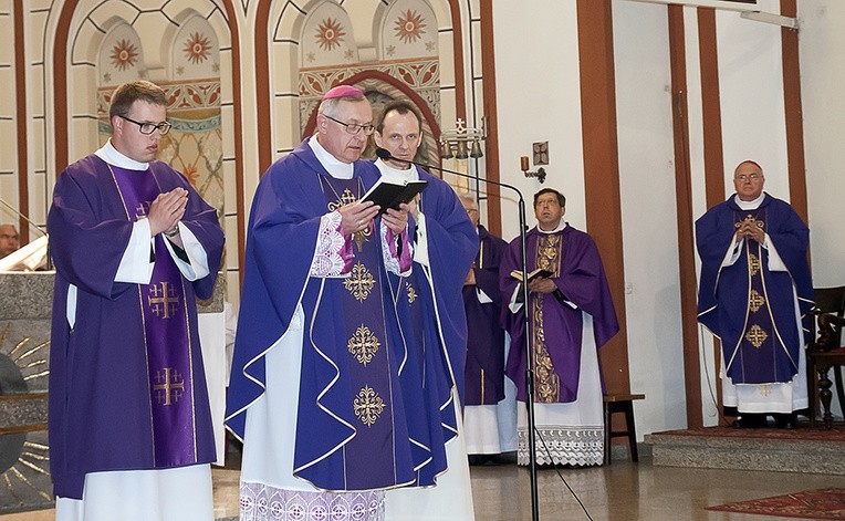 Pożegnanie śp. ks. Mielcarzewicza