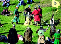 Inscenizację bitwy (na zdjęciu moment śmierci Henryka Pobożnego) obserwowało kilka tysięcy osób.