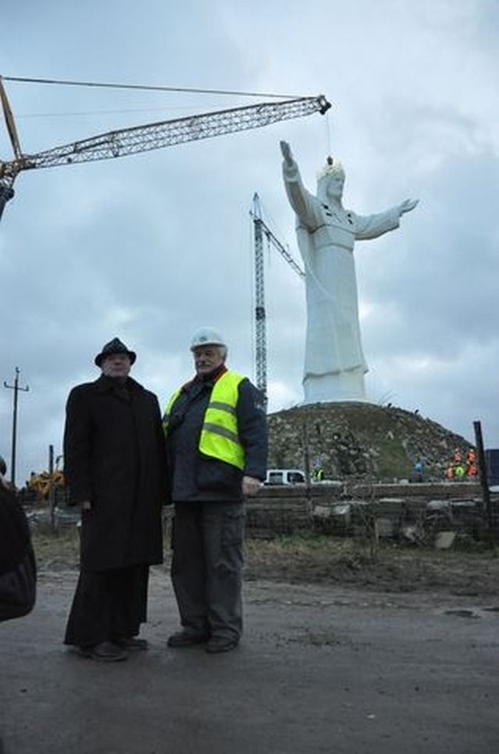 Figura Chrystusa Króla Wszechświata