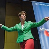 Frauke Petry – od niedawna przewodnicząca Alternatywy dla Niemiec – jest nową postacią na niemieckiej scenie politycznej. To ona sprawiła, że partia nawołuje do podjęcia zdecydowanych działań wobec muzułmanów.