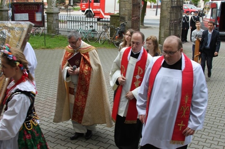 Symbole ŚDM w Szczurowej