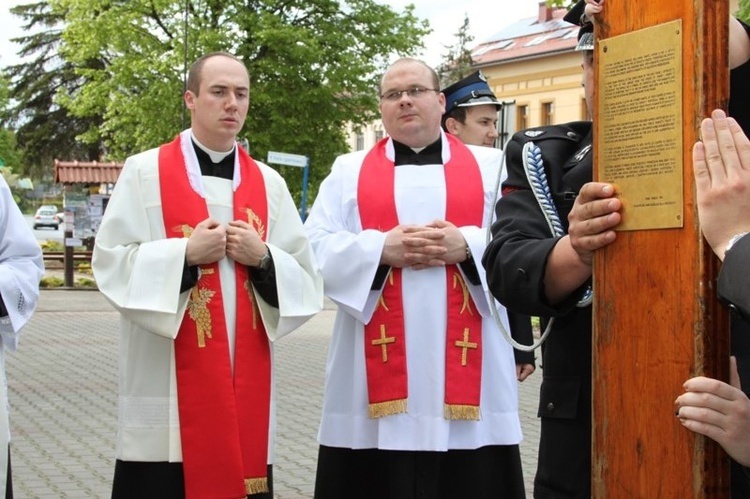 Symbole ŚDM w Szczurowej